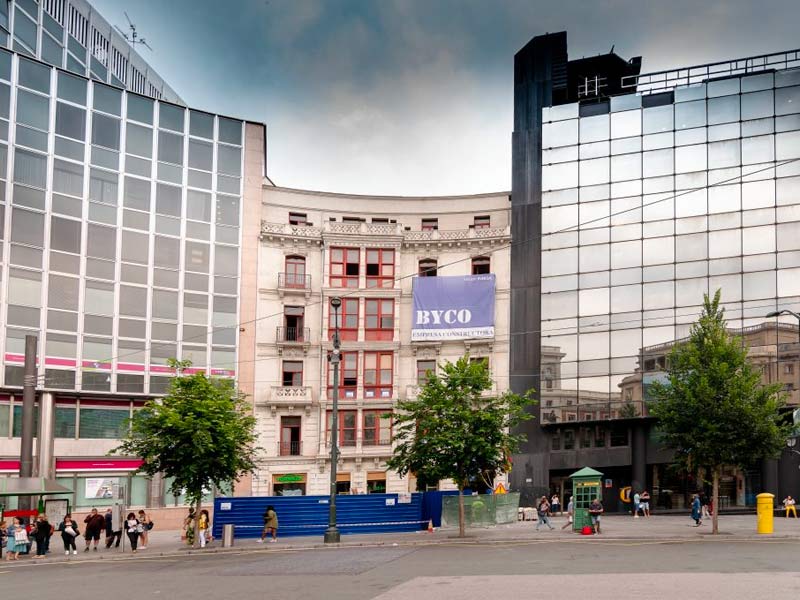 BYCO inicia la demolición interior del edificio Plaza Circular 3 de Bilbao para Smart Host Spain