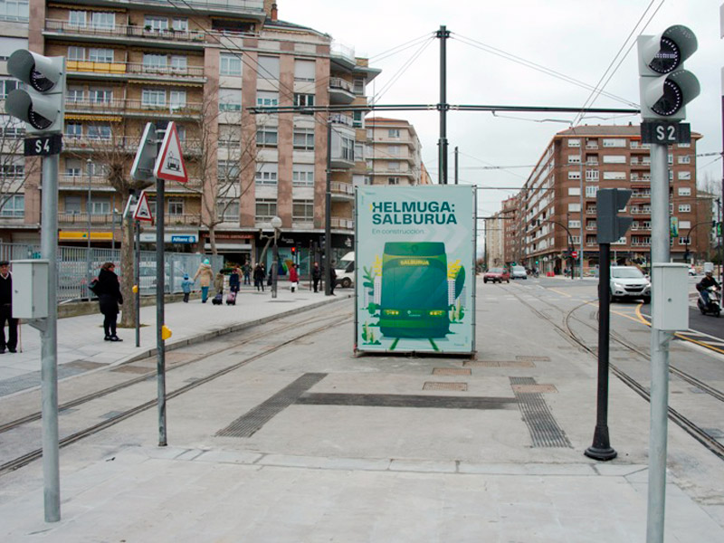 La ampliación del tranvía de Gasteiz a Salburua. Las obras arrancarán previsiblemente en primavera, cuentan con un presupuesto de 15,5 millones de euros y un plazo de ejecución de 24 meses.