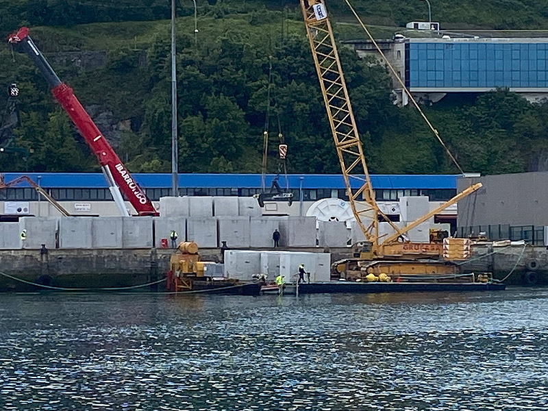 Los diques de contención del Puerto de Bermeo utilizan el hormigón preparado con menor huella de carbono del mercado