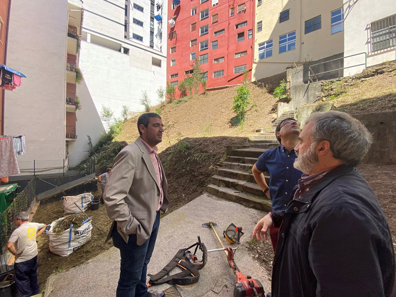 El Área de Regeneración Urbana del Ayuntamiento de Bilbao propicia la recuperación de un patio de manzana, ubicado en Atxuri, con criterios naturales y paisajísticos